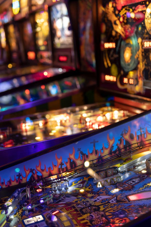 free-photo-of-selective-focus-on-arcade-machines